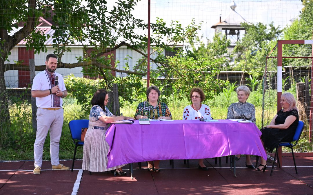 Жіноча організація СУР відзначила Міжнародний день сім’ї в с.Bepxня Рівнa