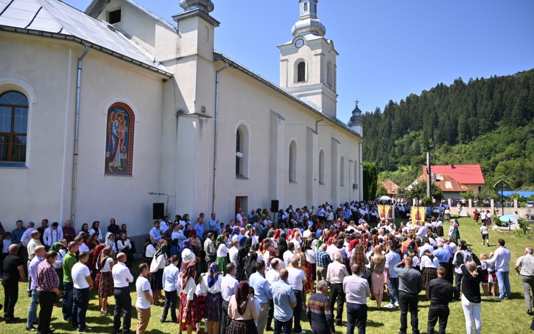 Престольне свято української церкви Святого Пантелеймона у селі Кривий