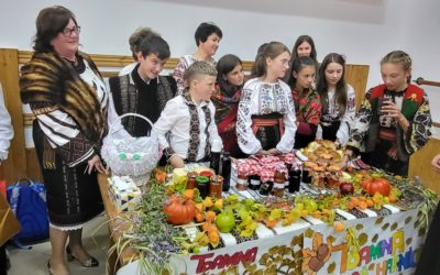 Târgul fructelor de toamnă în comunitatea ucraineană din Izvoarele Sucevei