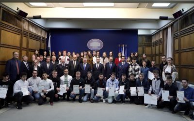 Tineri ucraineni din România premiați pentru implicarea în ajutorarea refugiaților
