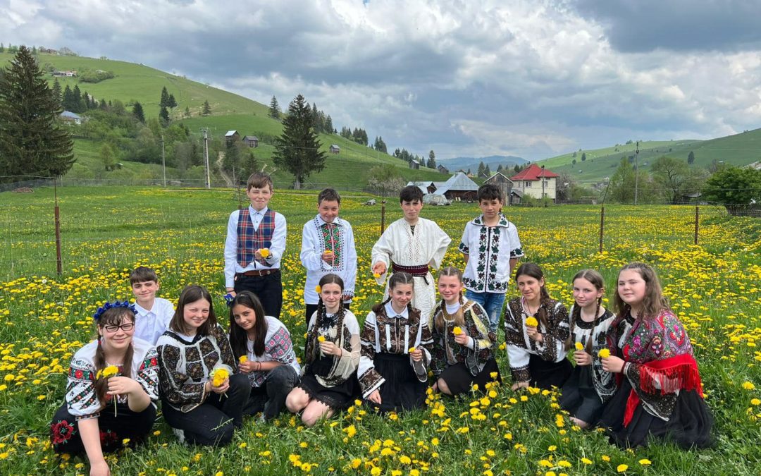 Учні українських класів у Сучавському повіті відзначили День вишиванки