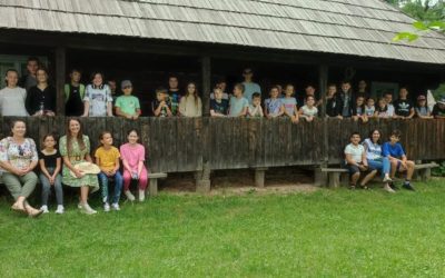 Copiii din Târnova au avut parte de o surpriză din partea filialei UUR-Arad