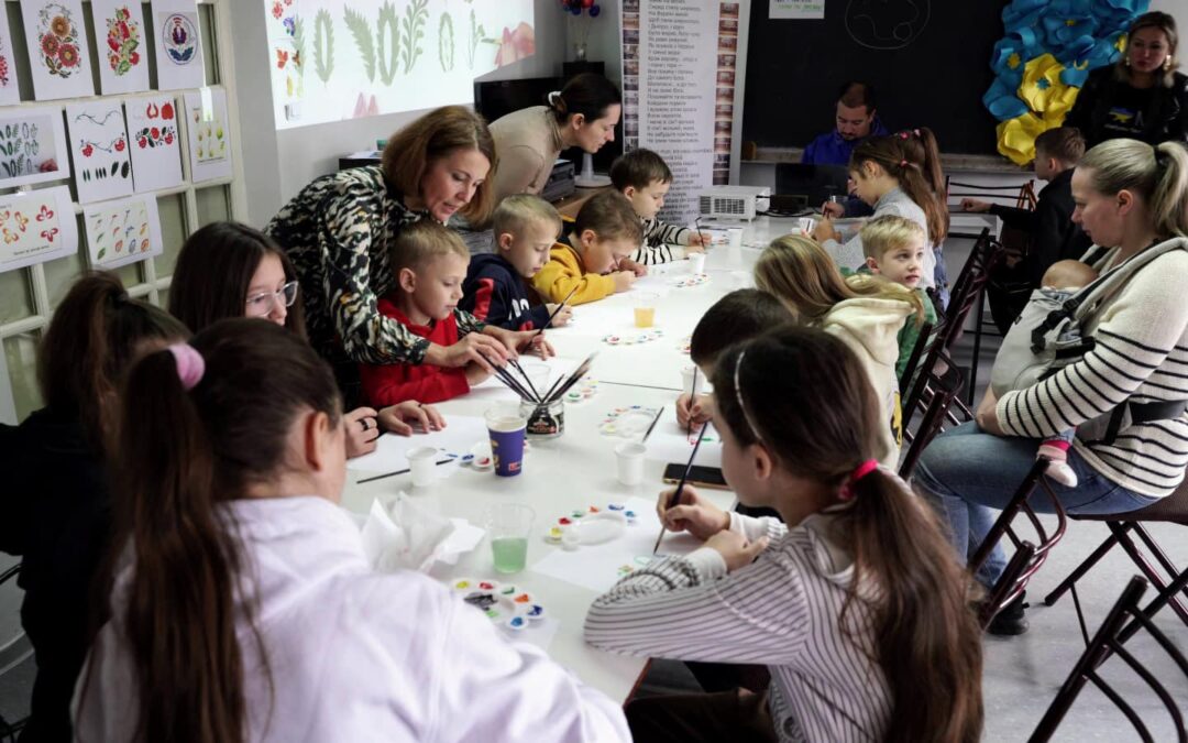 UUR Cluj a organizat acțiunea pentru copii „Meșteșuguri populare ucrainene”