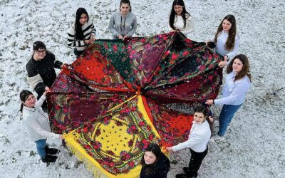 Ziua șalului tradițional ucrainean, sărbătorită de elevii din județul Suceava