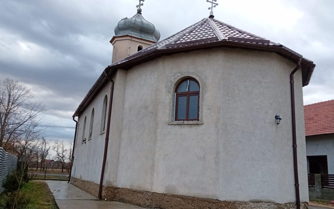 Реконструкція покрівлі української церкви у селі Петроаса Маре