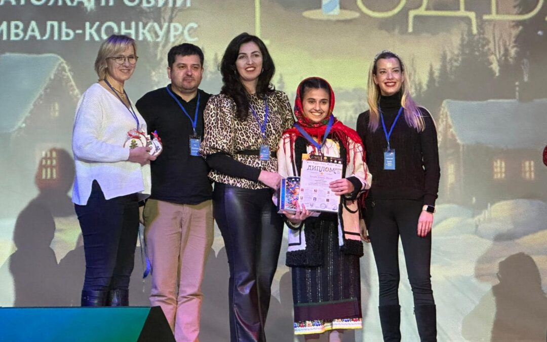 Două eleve de la Colegiul Național “Mihai Eminescu” din Suceava, premiate la Cernăuți