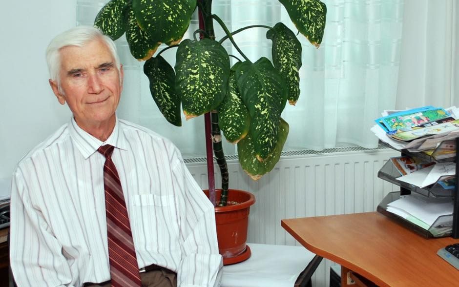 Profesorul Ioan Rebușapcă sărbătoreşte împlinirea a 90 de ani de viaţă
